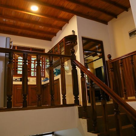 Ravi Villa Hikkaduwa Buitenkant foto
