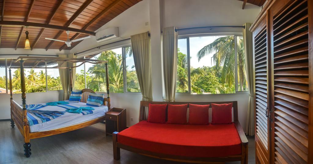 Ravi Villa Hikkaduwa Buitenkant foto