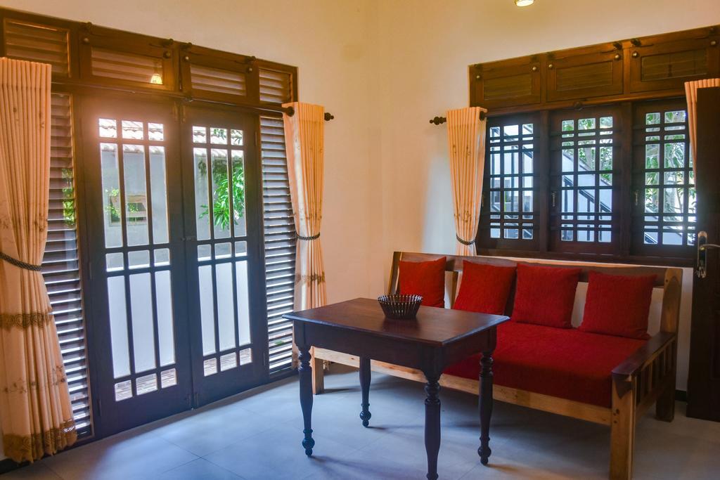 Ravi Villa Hikkaduwa Buitenkant foto