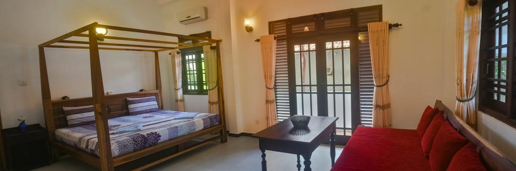Ravi Villa Hikkaduwa Buitenkant foto