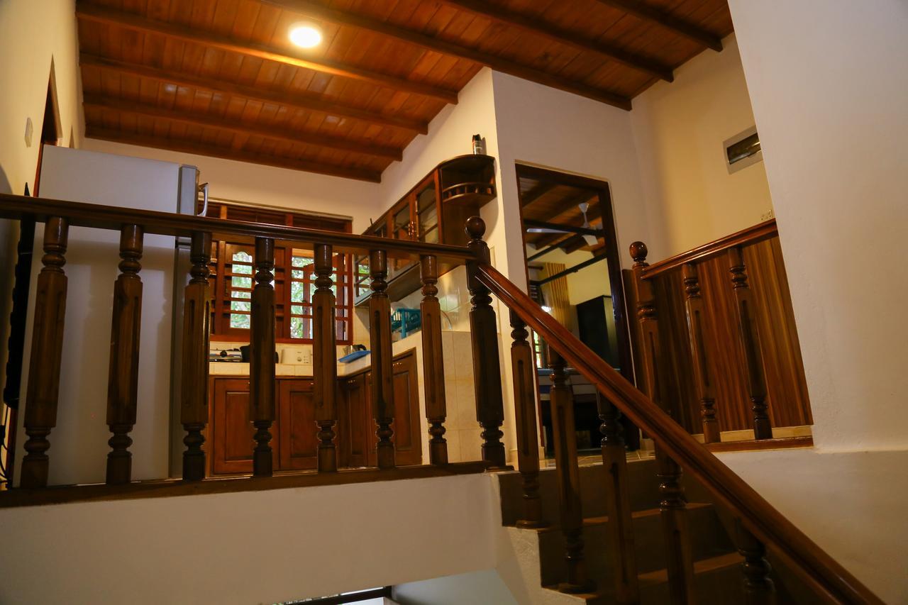 Ravi Villa Hikkaduwa Buitenkant foto