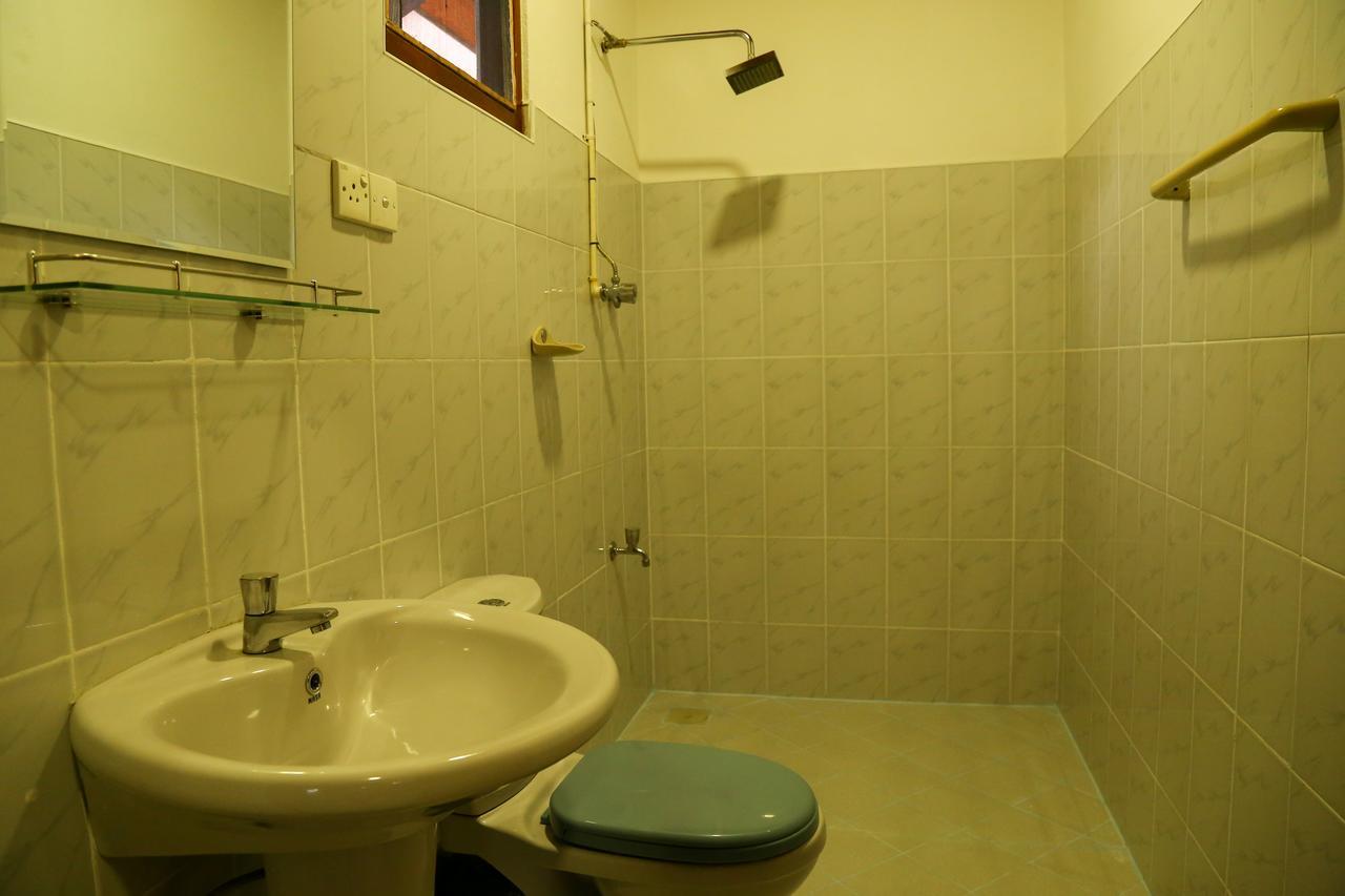 Ravi Villa Hikkaduwa Buitenkant foto